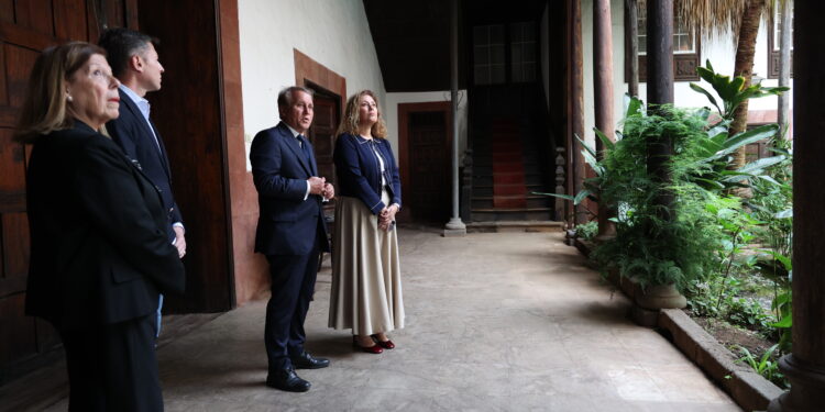 Un momento durante la visita al inmueble