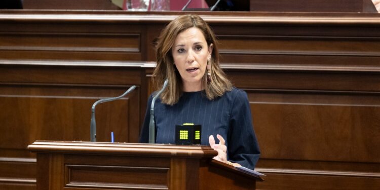 Jéssica de León destaca la reducción de la brecha salarial y el impulso de medidas para el empleo femenino