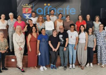 Enfermeras del Área de Salud de Lanzarote forman a treinta cuidadoras y familiares de personas dependientes