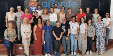 Enfermeras del Área de Salud de Lanzarote forman a treinta cuidadoras y familiares de personas dependientes