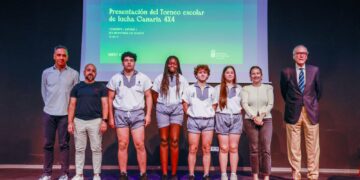 El Gobierno canario presenta el proyecto de Lucha Canaria Escolar 4×4 para acercar el deporte vernáculo a las aulas
