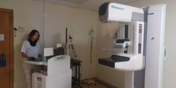 Sanidad licita el suministro e instalación de diez mamógrafos digitales para el diagnóstico del cáncer de mama