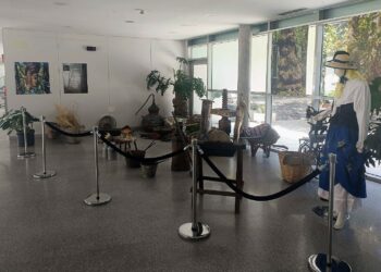 El Hospital Nuestra Señora de Guadalupe expone una muestra de piezas tradicionales con motivo del Día de Canarias