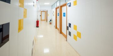 La huelga de médicos en las instituciones sanitarias del SCS registra hoy un seguimiento del 10,5 por ciento