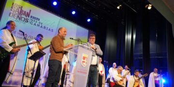 El Mes de Canarias acerca el legado musical a niños y jóvenes con los conciertos didácticos de Los Sabandeños