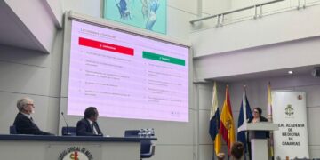 Un trabajo del HUC y Primaria de seguimiento pacientes vulnerables COVID-19, premiado por Real Academia de Medicina