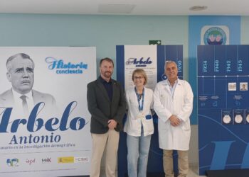 El Materno Infantil acoge la exposición ‘Antonio Arbelo, un canario en la investigación demográfica’