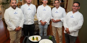 Jéssica de León y Paola Plasencia reconocen el trabajo del equipo de Hecansa antes de su servicio al papa León XIV