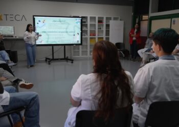 La Escuela de Enfermería de La Candelaria forma en situaciones hospitalarias reales con IA a estudiantes
