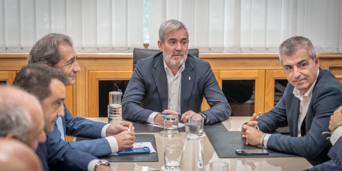 Canarias respalda la iniciativa de las Cámaras de Comercio para crear una red de cámaras de las RUP