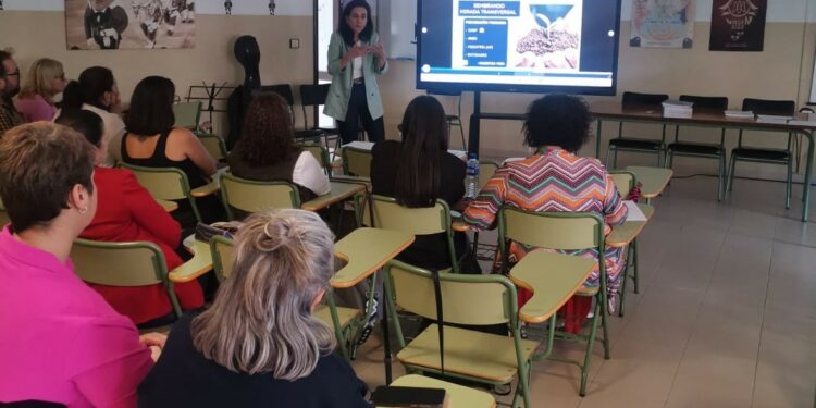 Profesionales de la Unidad de Atención Temprana de La Palma exponen su experiencia a centros educativos