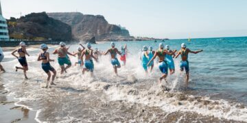 400 jóvenes disputan las finales acuáticas y de kárate de los Campeonatos de Canarias en Edad Escolar