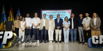 Alumnado del CIFP Virgen de Candelaria crea una aplicación para mejorar la gestión de los economatos de los centros