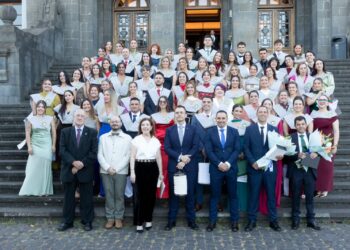 Adasat Goya da la bienvenida a los 63 nuevos graduados de la Escuela de Enfermería Nuestra Señora de la Candelaria