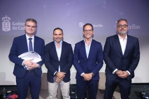 Foto de familia primer panel del encuentro