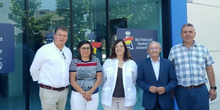 Educación y la FCA exploran nuevas vías de colaboración para impulsar los deportes de motor en la FP canaria