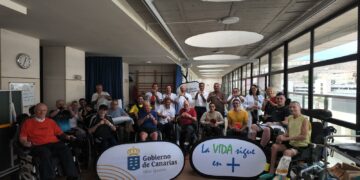 El Gobierno de Canarias impulsa la actividad física entre pacientes con lesión medular con tenis de mesa adaptado