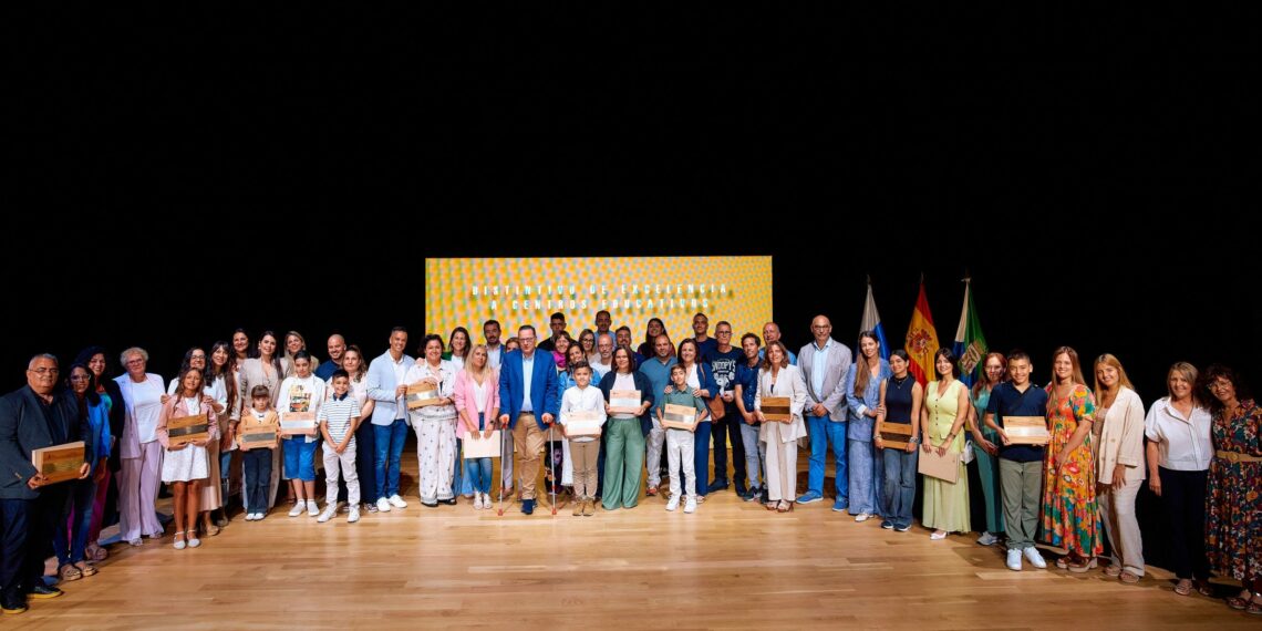 La Consejería reconocerá en La Gomera a once centros canarios por su excelencia educativa