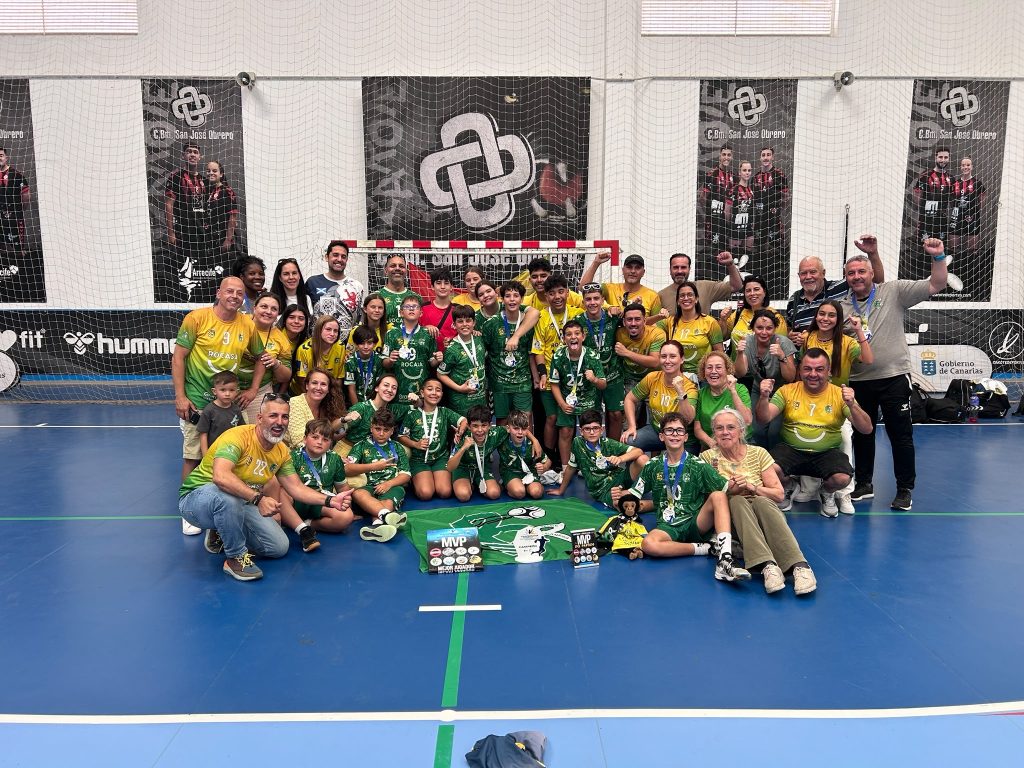 foto-imagen-del-equipo-ganador-en-balonmano-masculino-1024x768-1