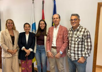 La lucha canaria estrecha lazos con Gambia para impulsar intercambios deportivos y culturales 