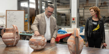 Poli Suárez destaca el papel de la Escuela de Arte y Superior de Diseño en la formación del talento creativo isleño