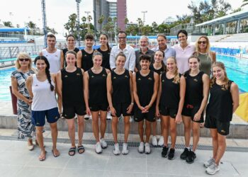 Canarias acoge la preparación de la selección española de natación artística para el Europeo de París