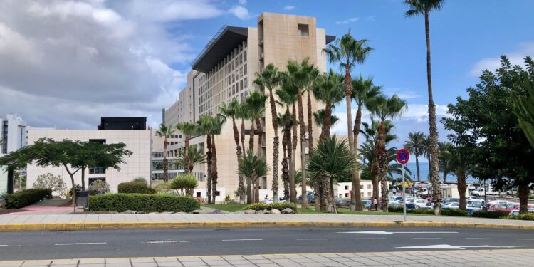 El Hospital Insular de Gran Canaria inicia un proyecto de arteterapia con pacientes oncológicos