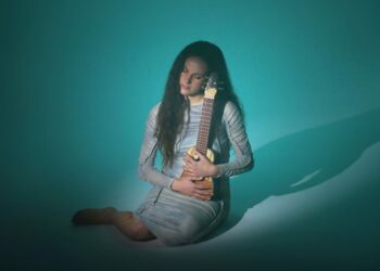 Julia Rodríguez presenta ‘Hacia la vida’ en el Espacio La Granja