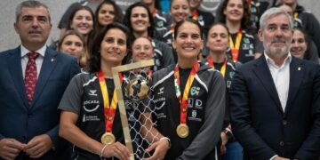 Clavijo destaca el regreso del Rocasa Gran Canaria a lo más alto del balonmano femenino español