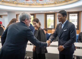 Fernando Clavijo reconoce el talento de los ganadores y finalistas de la Liga de Debate de la ULPGC