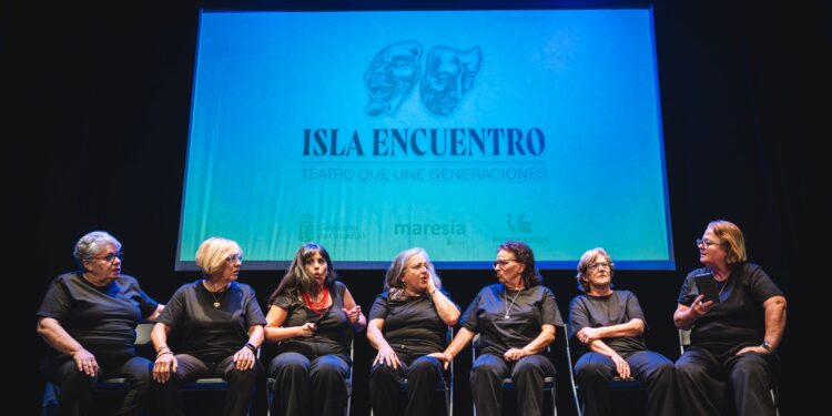 El proyecto Isla Encuentro acerca el teatro a más de un centenar de mayores en Tenerife