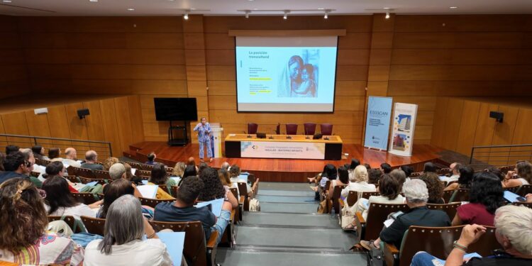 El Hospital Insular reúne a 150 profesionales en la jornada ‘Miradas transculturales en salud mental comunitaria’