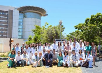 El HUC rinde homenaje a 14 residentes de quinto año que finalizan su formación