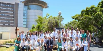 El HUC rinde homenaje a 14 residentes de quinto año que finalizan su formación