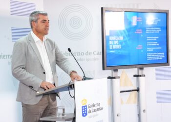 Los autónomos ya pueden pedir las ayudas para la primera contratación indefinida de personas de 52 años o más