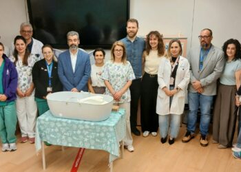 Los hospitales tinerfeños instalan dos «cunas de abrazos» para humanizar la atención al duelo perinatal