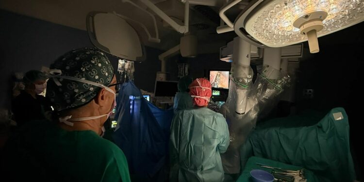 El Hospital Insular de Gran Canaria realiza la primera cirugía de liberación del nervio pudendo con robótica