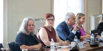 Canarias reclama al Estado elevar la financiación para menores migrantes y recuperar la aportación de 100 millones