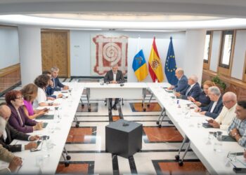 Canarias condiciona su respaldo al sistema de financiación al respeto del REF y una mejora de su financiación