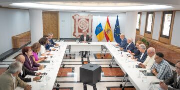 Canarias condiciona su respaldo al sistema de financiación al respeto del REF y una mejora de su financiación