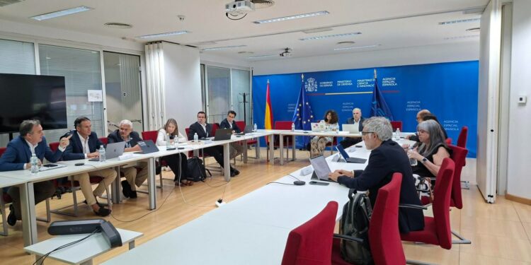 El Gobierno de Canarias presenta la Estrategia Aeroespacial Canaria en la Agencia Espacial Española