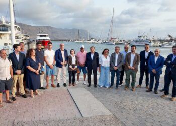 Canarias y el Estado reconocen en La Graciosa la contribución de los pescadores al éxito de las reservas marinas