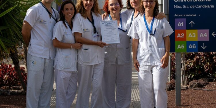 El Hospital La Candelaria alcanza los 36 servicios y unidades acreditados con la certificación ISO 9001