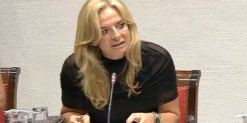 Monzón anuncia que la vacunación frente al Virus Respiratorio Sincitial en adultos vulnerables comenzará en octubre