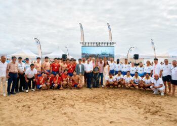 Canarias y la República de Corea hermanan sus luchas tradicionales sobre la arena de la playa de Las Canteras
