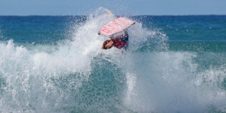 ExpoDeca 2026 se lanza al agua de Las Canteras con un extenso programa de bodyboard