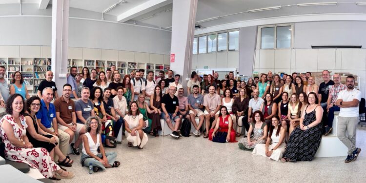 Más de un centenar de profesionales participan en la actualización de la estrategia de educación digital de Canaria