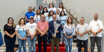 Poli Suárez felicita al Santa Rita por la conquista del Campeonato de Canarias de lucha femenina