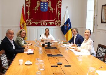 La Mesa del Parlamento de Canarias