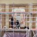 Trabajos de restauración del óleo oculto en el hemiciclo parlamentario